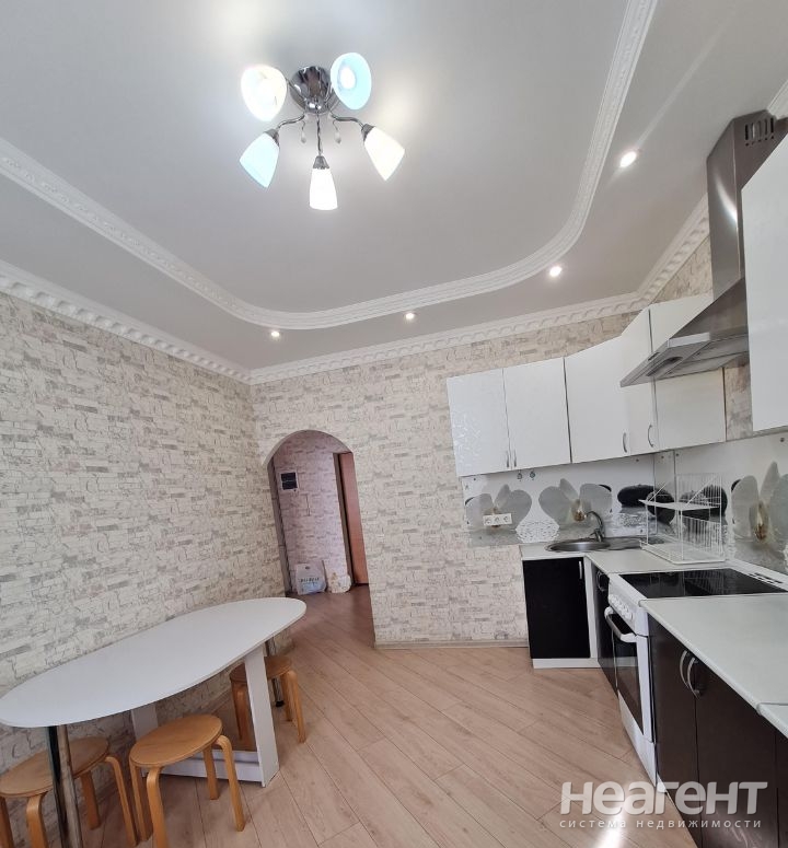 Сдается 1-комнатная квартира, 40 м²