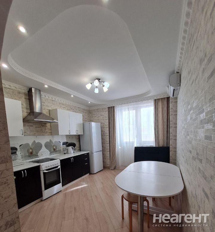 Сдается 1-комнатная квартира, 40 м²