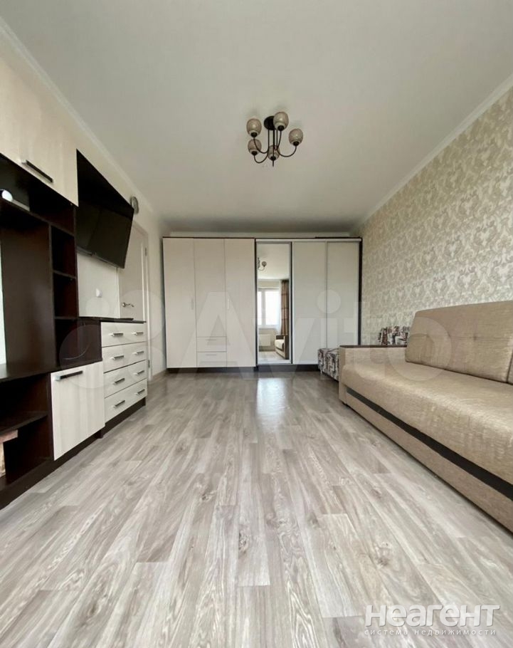 Продается 1-комнатная квартира, 37 м²