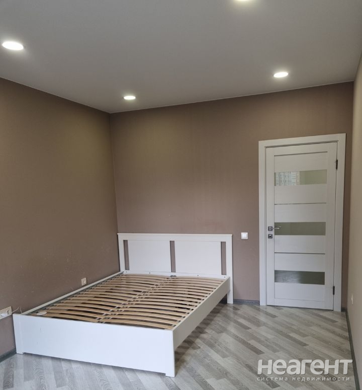 Продается 1-комнатная квартира, 40 м²