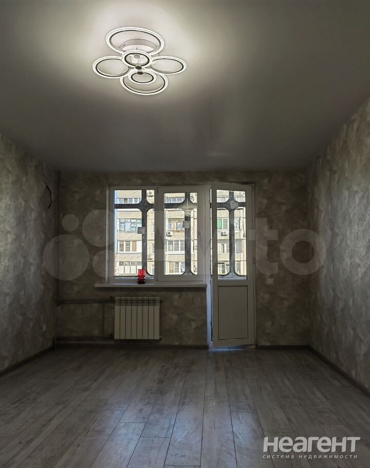 Продается 1-комнатная квартира, 35 м²