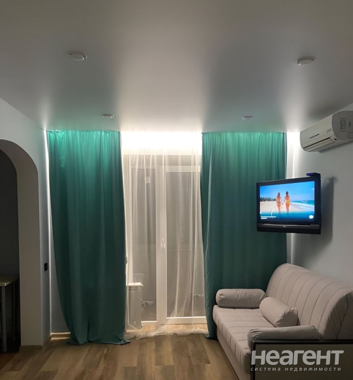 Продается 1-комнатная квартира, 32 м²