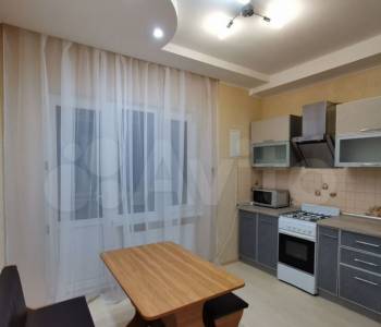 Продается 1-комнатная квартира, 42 м²