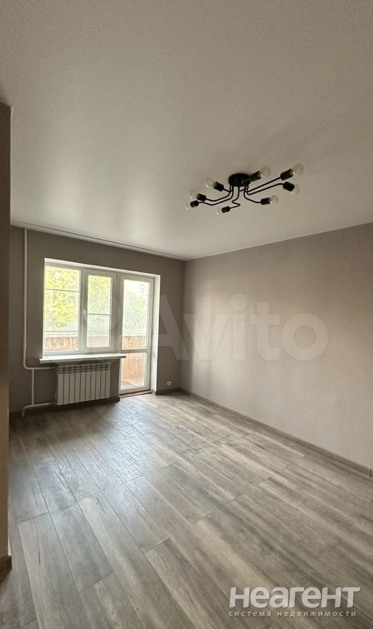 Продается 1-комнатная квартира, 32 м²