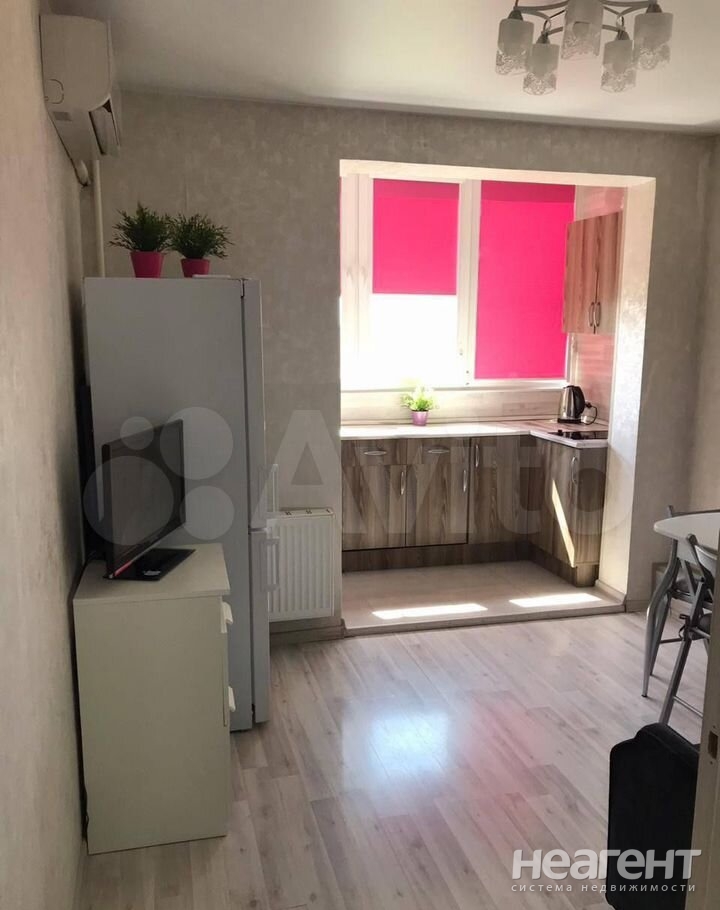 Продается 1-комнатная квартира, 37 м²