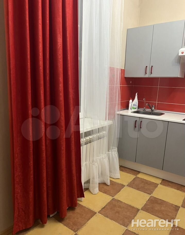 Сдается 1-комнатная квартира, 40 м²