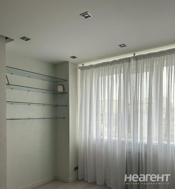 Сдается 1-комнатная квартира, 110 м²