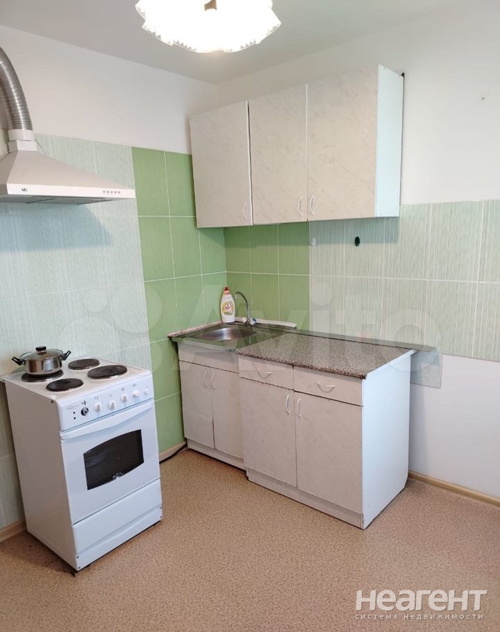 Продается 1-комнатная квартира, 32 м²