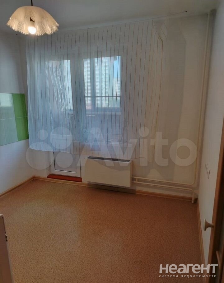 Продается 1-комнатная квартира, 32 м²