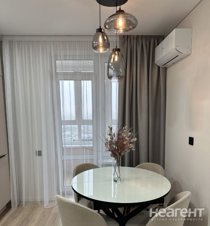 Продается 1-комнатная квартира, 38 м²