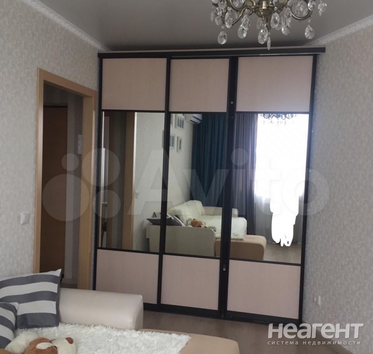 Продается 1-комнатная квартира, 35 м²