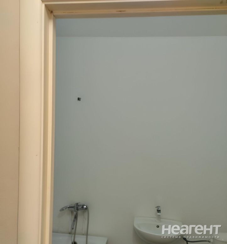 Продается 1-комнатная квартира, 36 м²