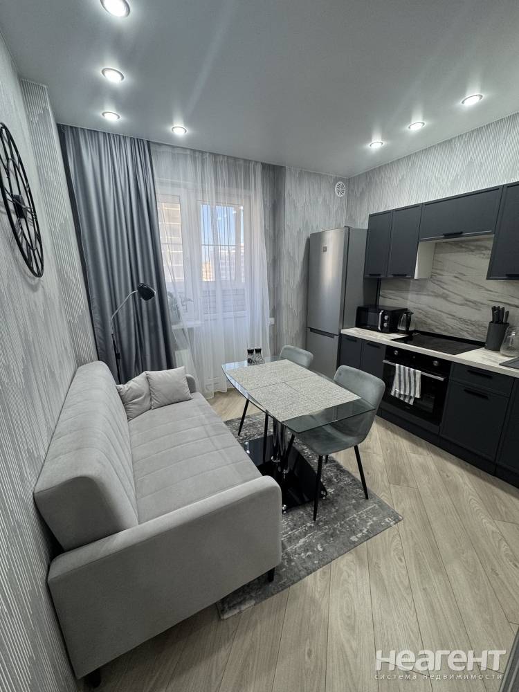 Сдается 1-комнатная квартира, 38 м²