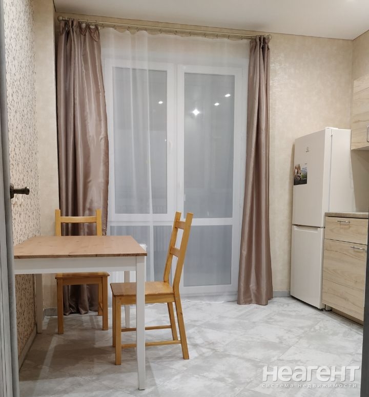 Продается 1-комнатная квартира, 44 м²