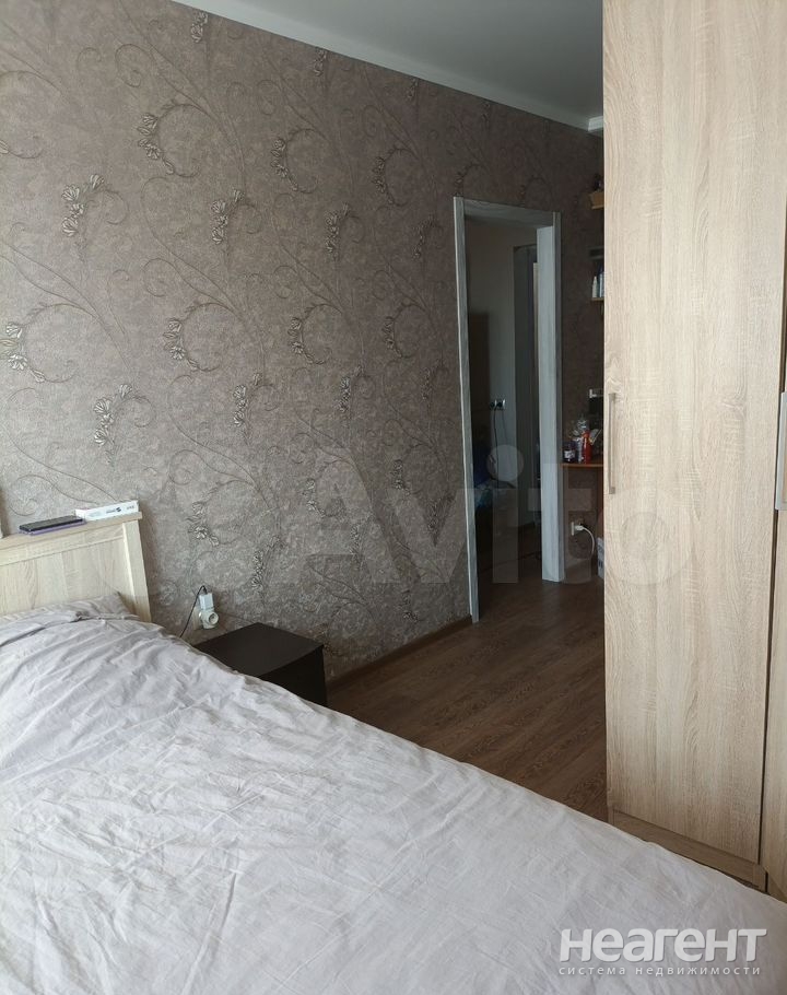 Продается 1-комнатная квартира, 37 м²