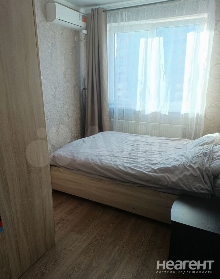 Продается 1-комнатная квартира, 37 м²