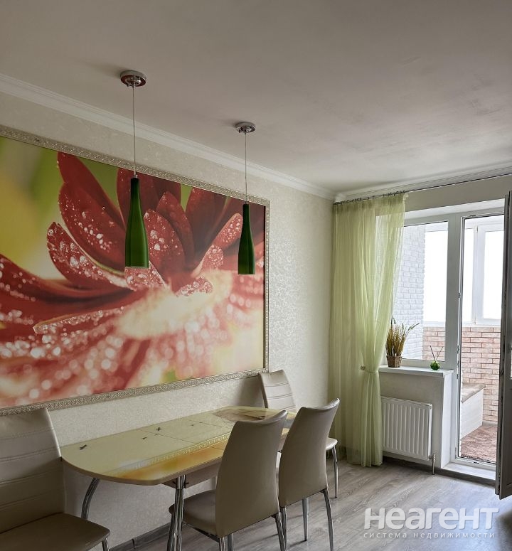 Сдается 2-х комнатная квартира, 70 м²