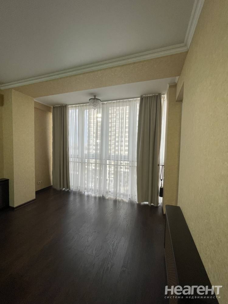 Продается 3-х комнатная квартира, 122 м²