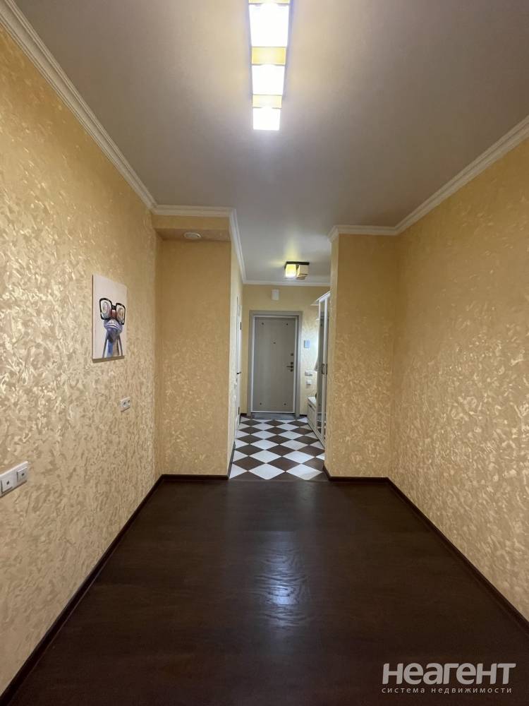 Продается 3-х комнатная квартира, 122 м²