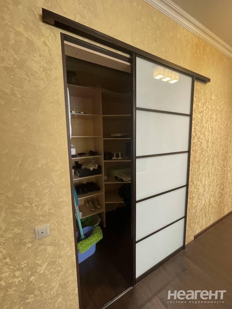 Продается 3-х комнатная квартира, 122 м²