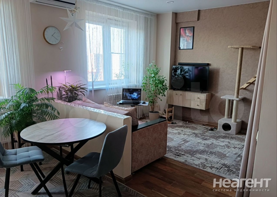 Продается 1-комнатная квартира, 42,6 м²