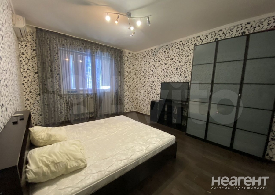 Продается 1-комнатная квартира, 52,5 м²