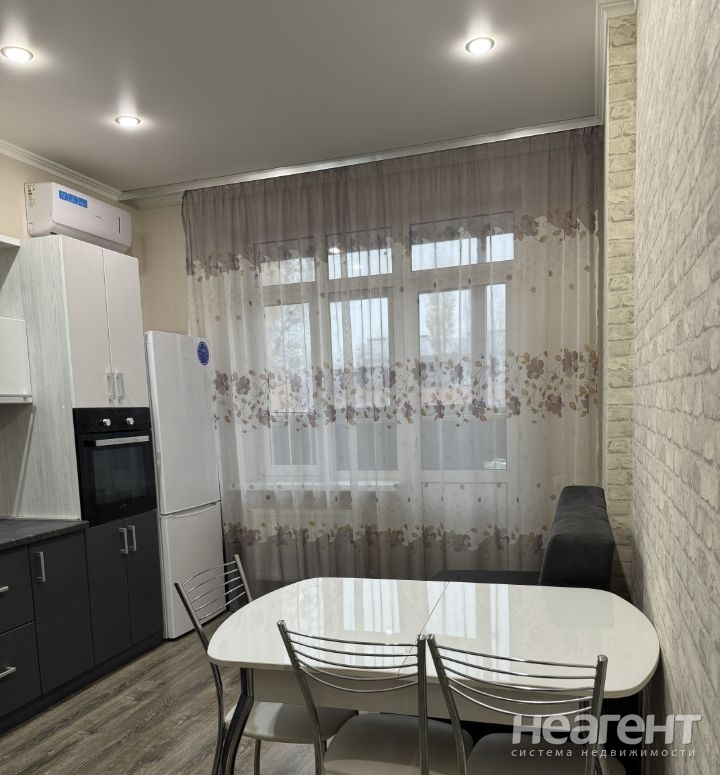 Продается 1-комнатная квартира, 45 м²