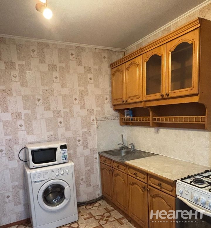 Сдается 1-комнатная квартира, 40 м²