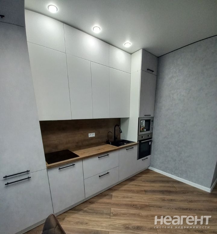 Продается 1-комнатная квартира, 37 м²