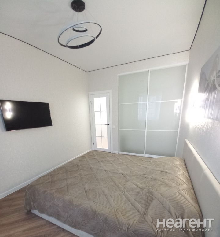 Продается 1-комнатная квартира, 37 м²