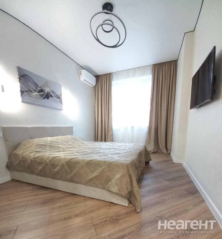 Продается 1-комнатная квартира, 37 м²