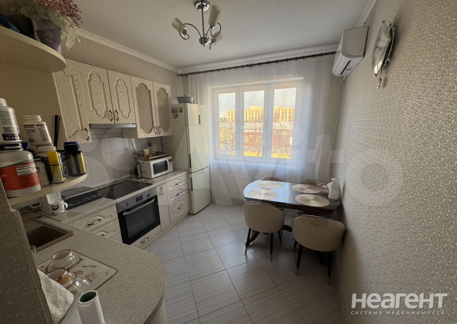 Продается 1-комнатная квартира, 36 м²