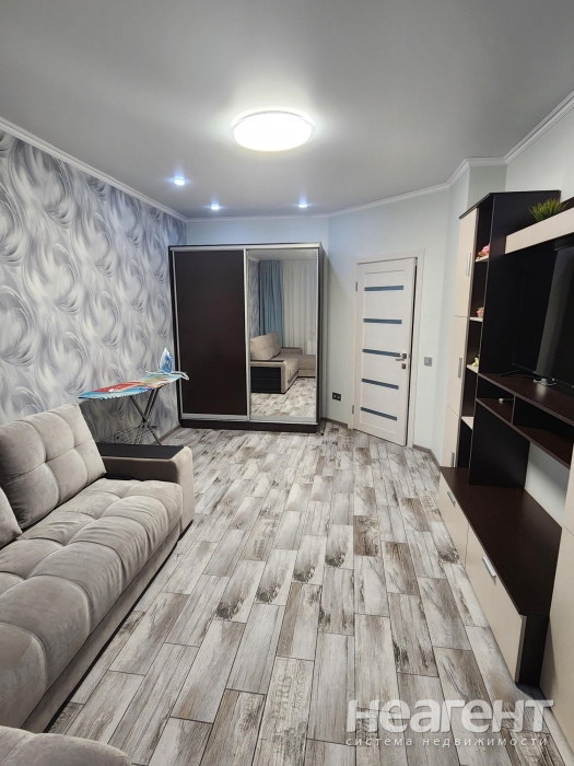 Сдается 1-комнатная квартира, 43 м²