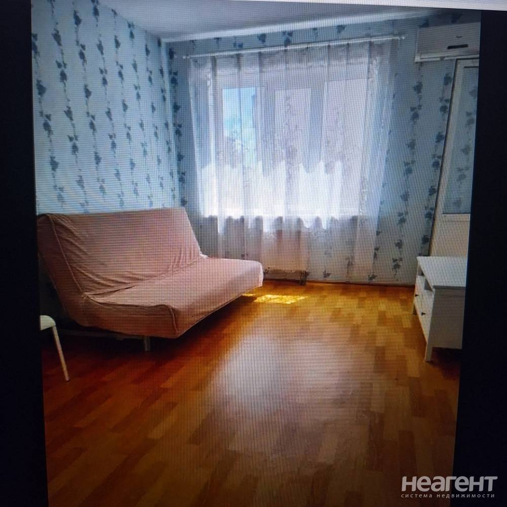 Сдается 1-комнатная квартира, 38 м²