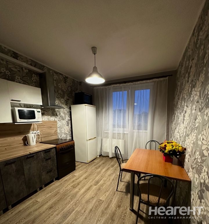 Сдается 2-х комнатная квартира, 69 м²