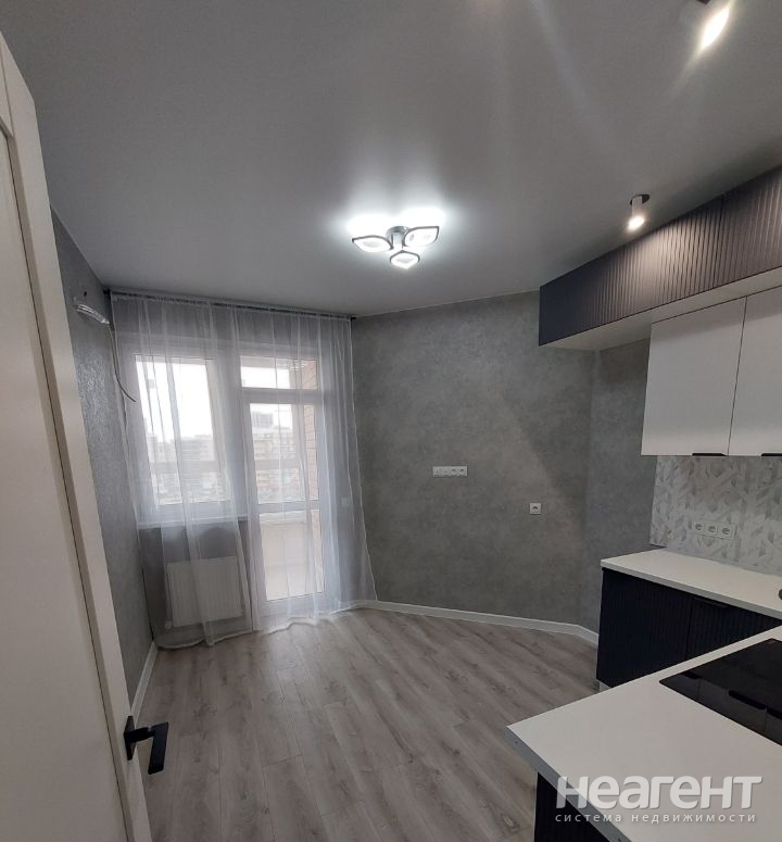 Продается 1-комнатная квартира, 49 м²