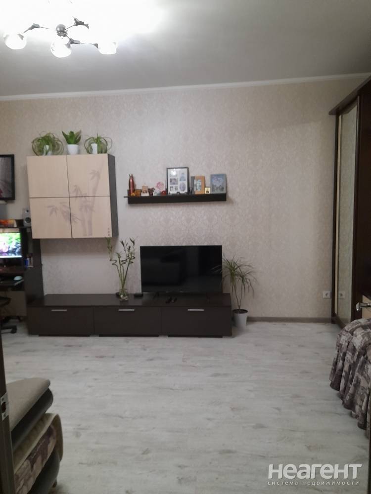 Продается 1-комнатная квартира, 47 м²