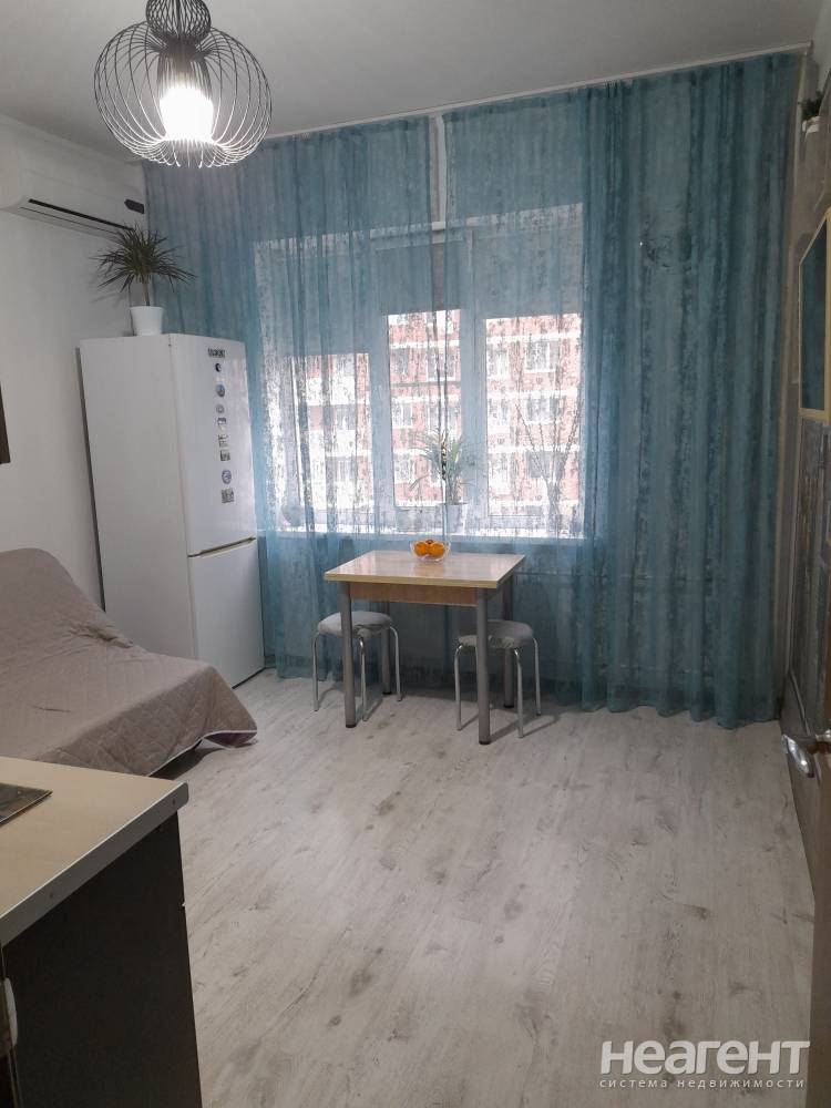 Продается 1-комнатная квартира, 47 м²