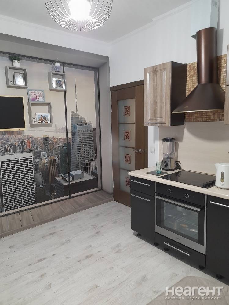 Продается 1-комнатная квартира, 47 м²