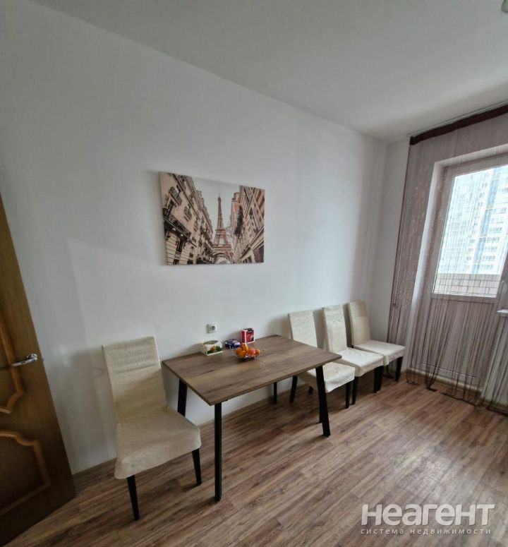 Сдается 2-х комнатная квартира, 60 м²