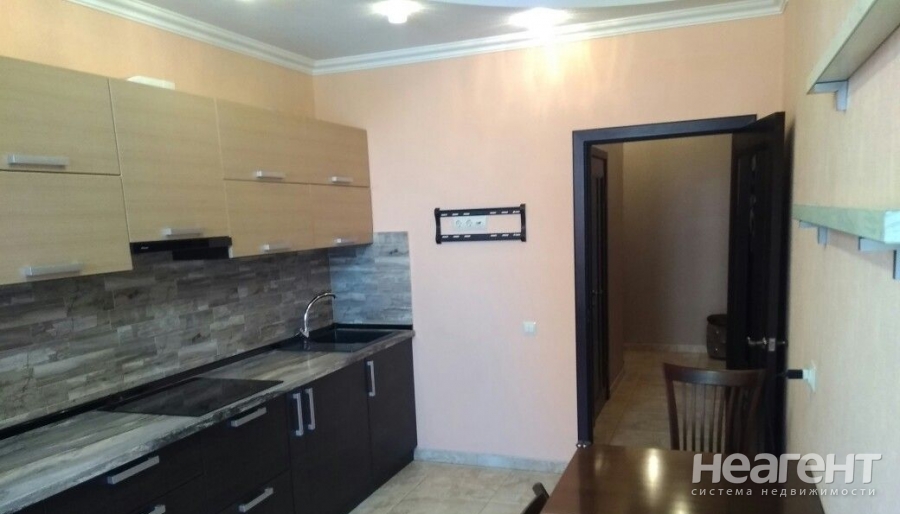 Сдается 2-х комнатная квартира, 64 м²