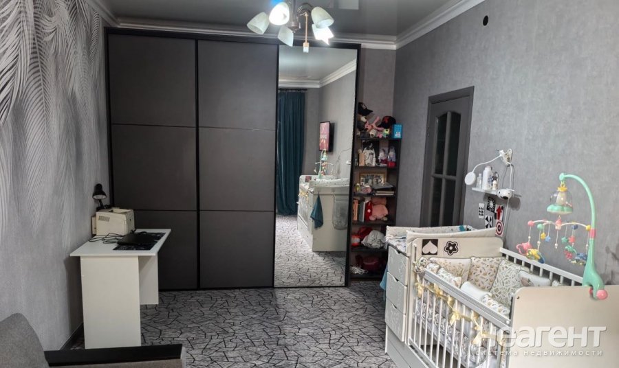 Продается 1-комнатная квартира, 43,2 м²