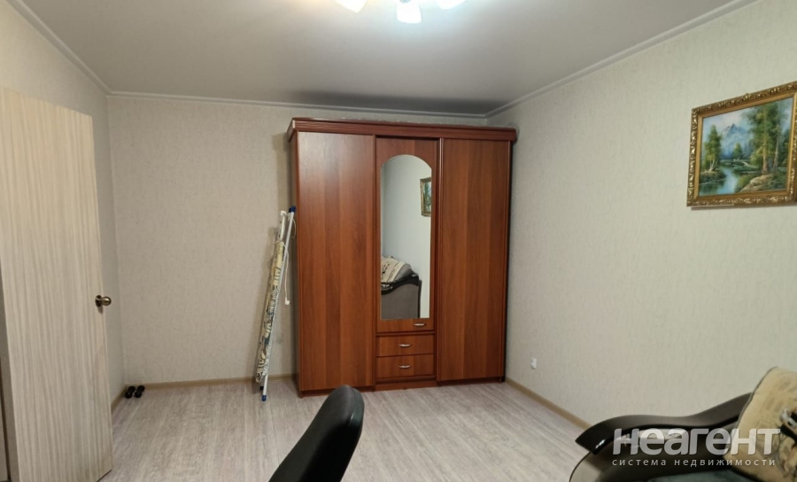 Сдается 1-комнатная квартира, 42 м²