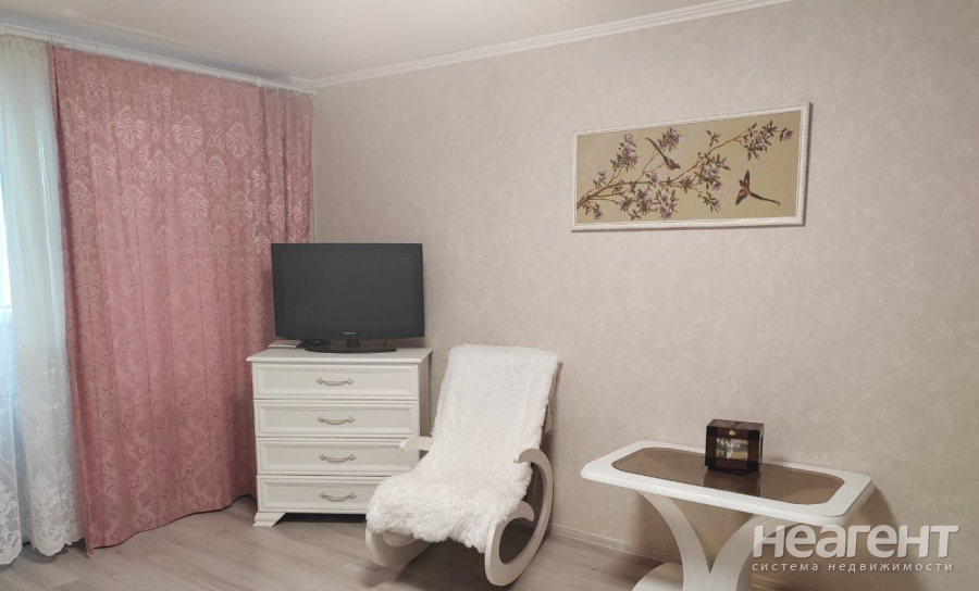 Продается 1-комнатная квартира, 46 м²