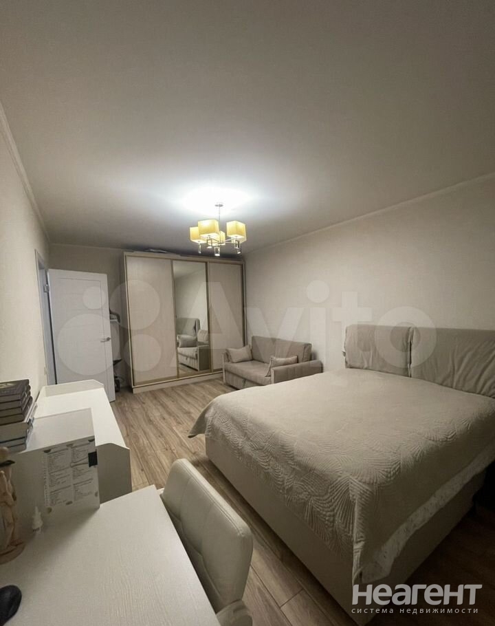 Продается 1-комнатная квартира, 41 м²