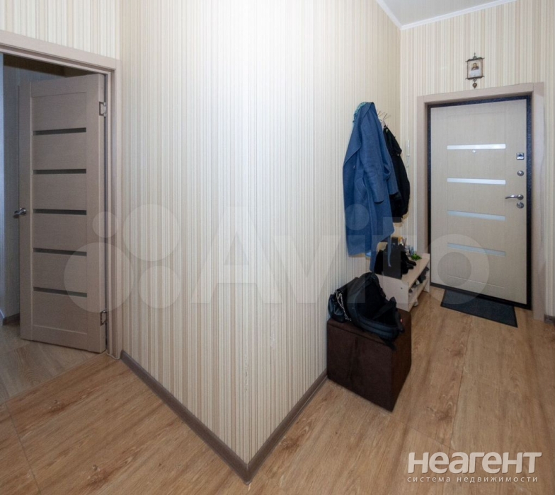 Продается 1-комнатная квартира, 49 м²