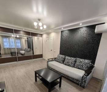 Продается 1-комнатная квартира, 37,5 м²