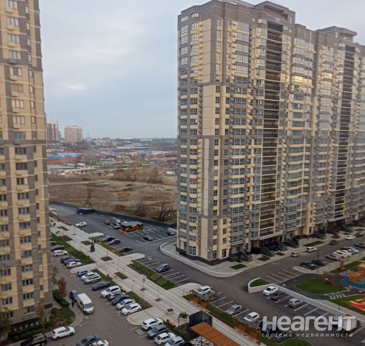 Продается 1-комнатная квартира, 46 м²