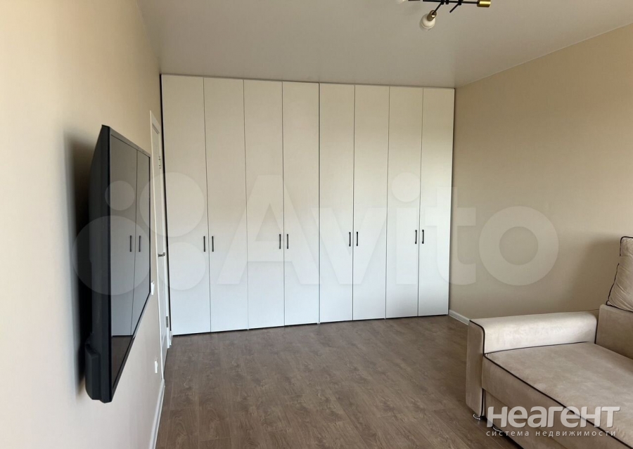 Продается 1-комнатная квартира, 41,7 м²