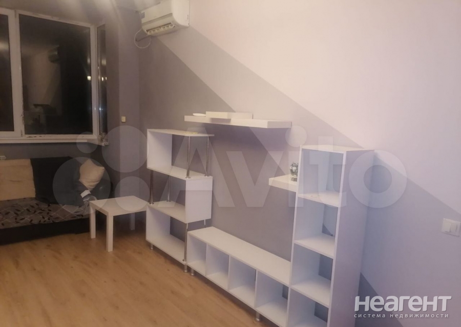 Продается 1-комнатная квартира, 42,2 м²